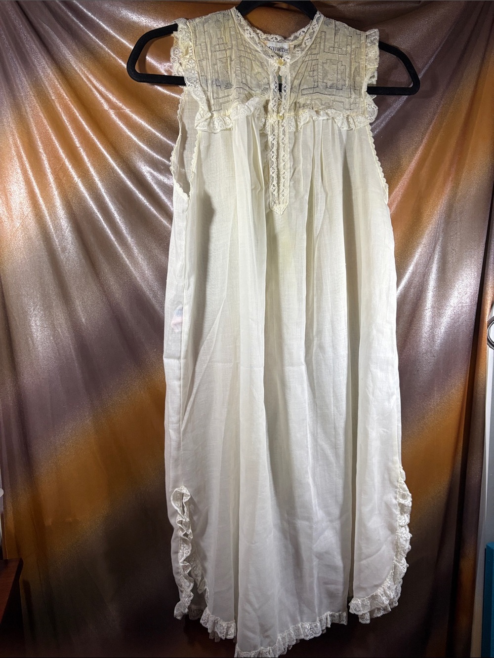 70’s Victorian revival poly blend Cream Lace-Trim girls pajama. 411